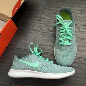 NIB - WMNS Nike Free RN - 7.5